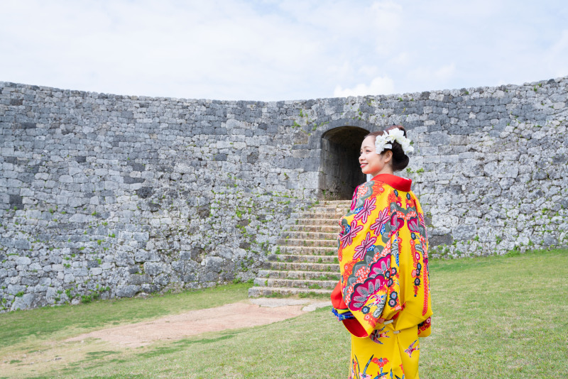 琉装にて
