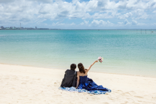 ウェディングドレス・カラードレス（ロケ地３ヶ所）