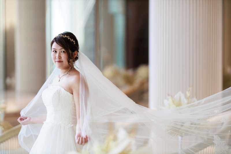 ベールをなびかせて♡新婦様ソロショット