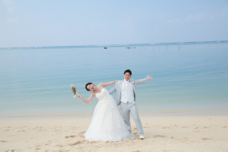 沖縄の海に、笑顔輝く！