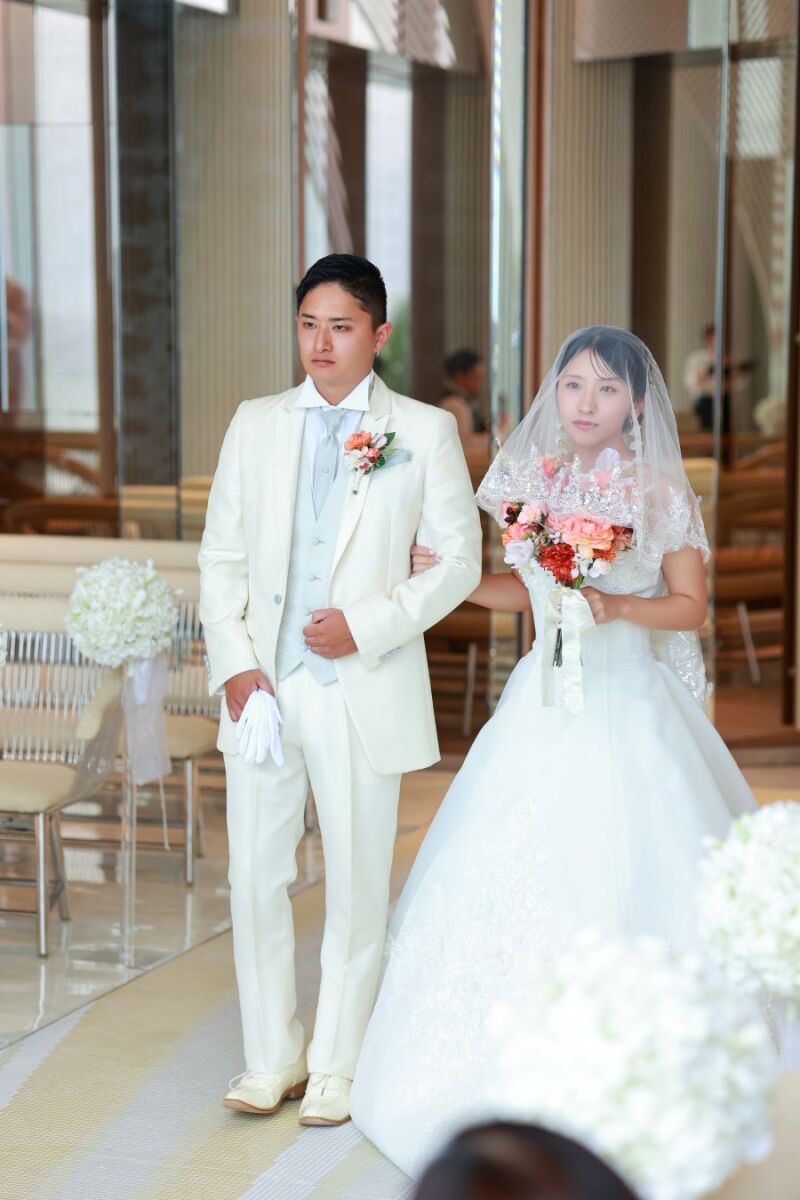 ♡チャペルの扉が開きおふたりの物語のはじまり♡