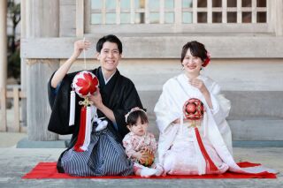 沖縄の伝統を感じながら、家族の未来を祝福♡心温まるフォトウエディング