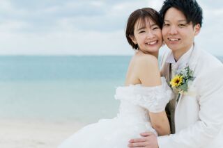 ひまわりのように明るいふたりのウエディングレポート