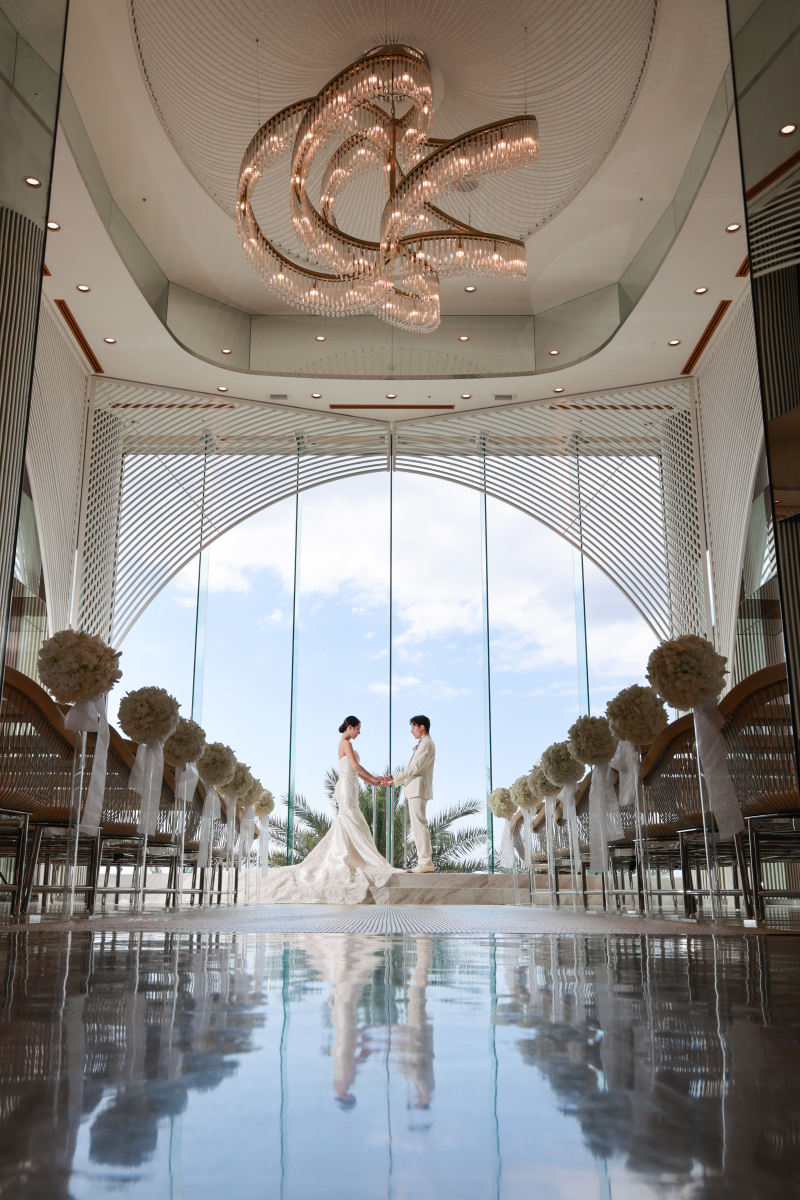 2人のシルエットが言葉にできないほどロマンチック