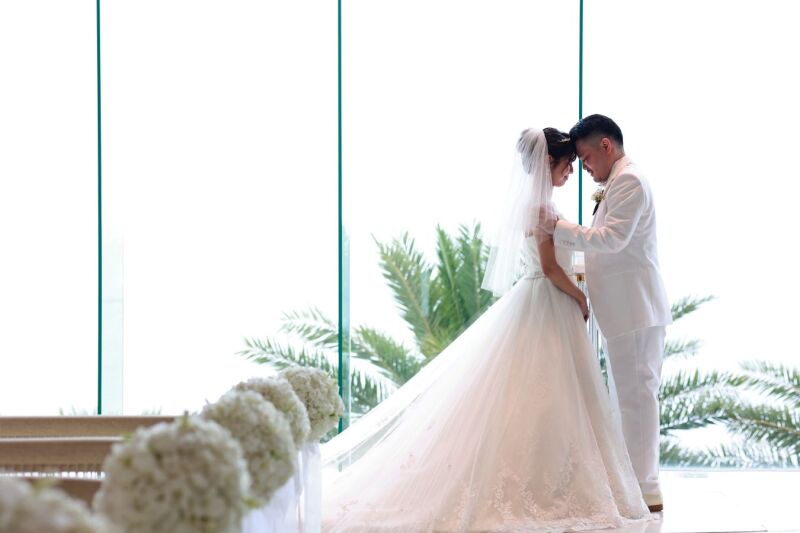 ロマンチックな陽光に包まれたふたりのシルエット♡