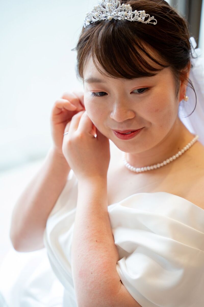 《挙式風シーン撮影①》ご新婦さまの優雅なお仕度姿