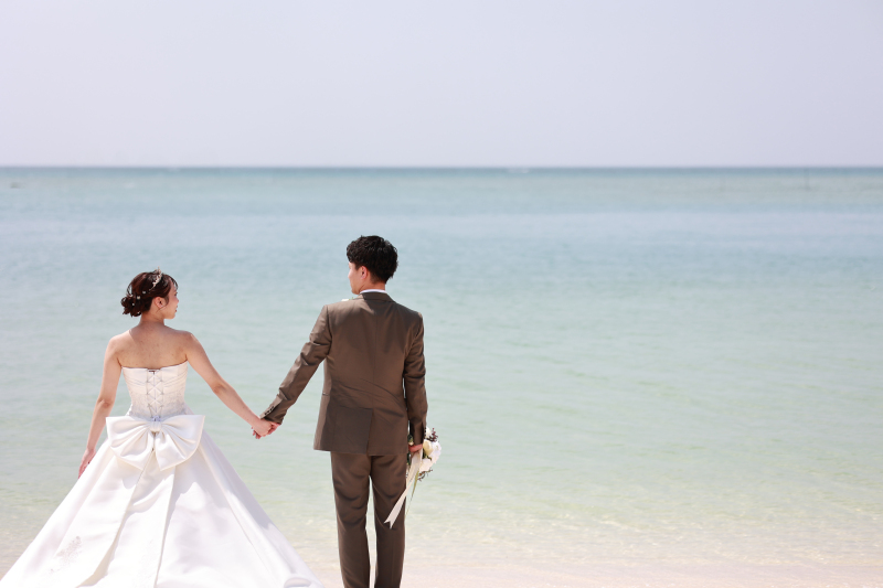 次はビーチへ♪寄り添い歩む幸せなビーチの時間を。