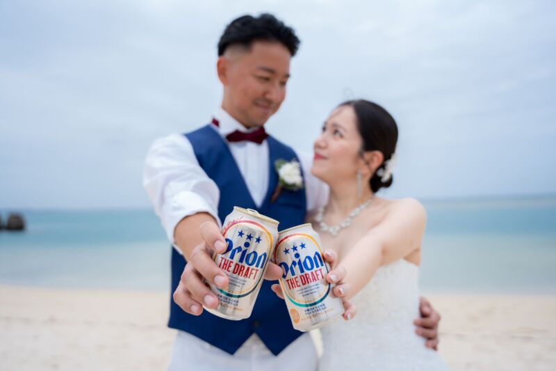 \沖縄といえば/もちろんコレ!見つめ合って乾杯♪