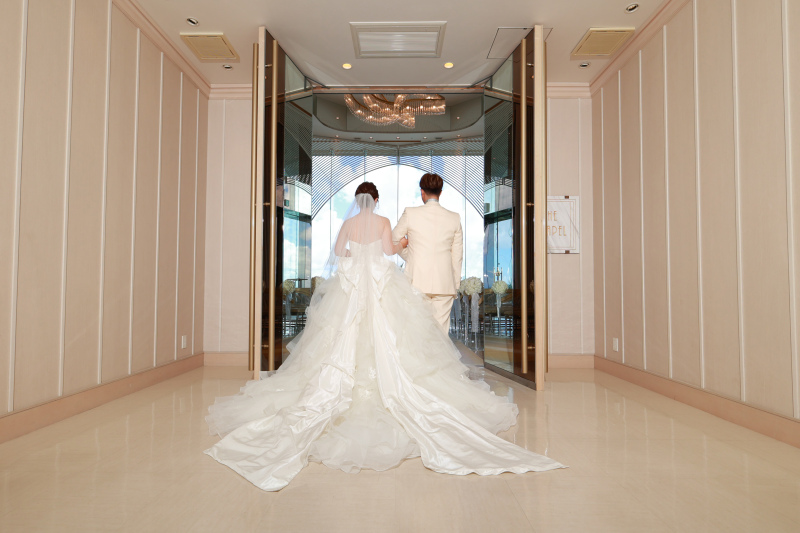 チャペル入場シーンから♪挙式風撮影のスタートです