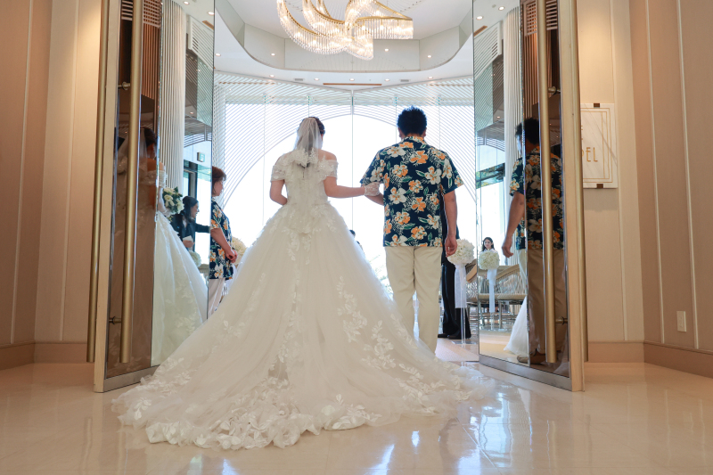 チャペルOPEN♡お父様のエスコートでご入場です