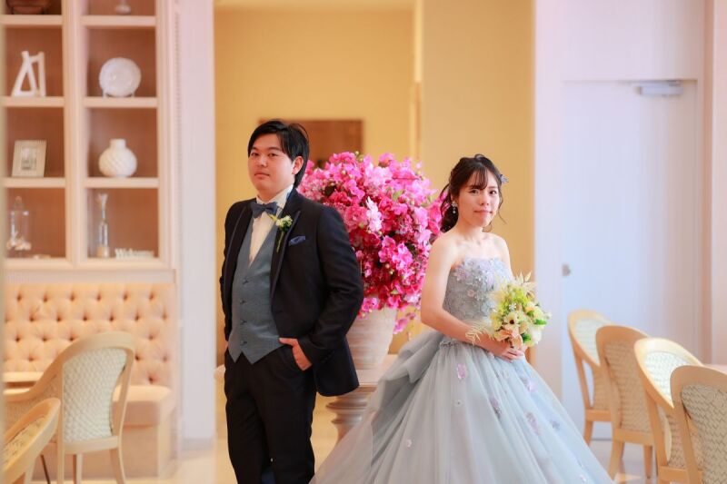 チャペル撮影前のちょっぴり緊張したおふたりが素敵