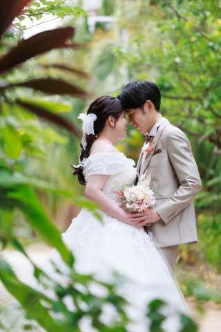 ♡純白のドレス２着♡生地もシルエットも違うドレスで雰囲気を変えて贅沢＆充実フォト