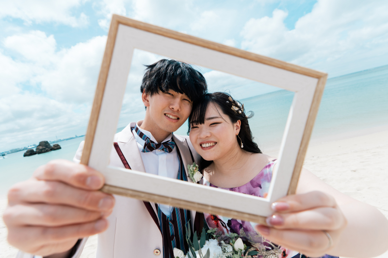 沖縄の青い海とチャペルで叶える特別なウェディング