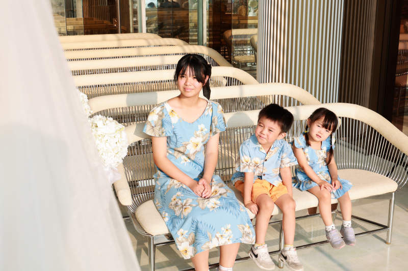 ママ綺麗だな～♡と、お子さまたちが見つめています