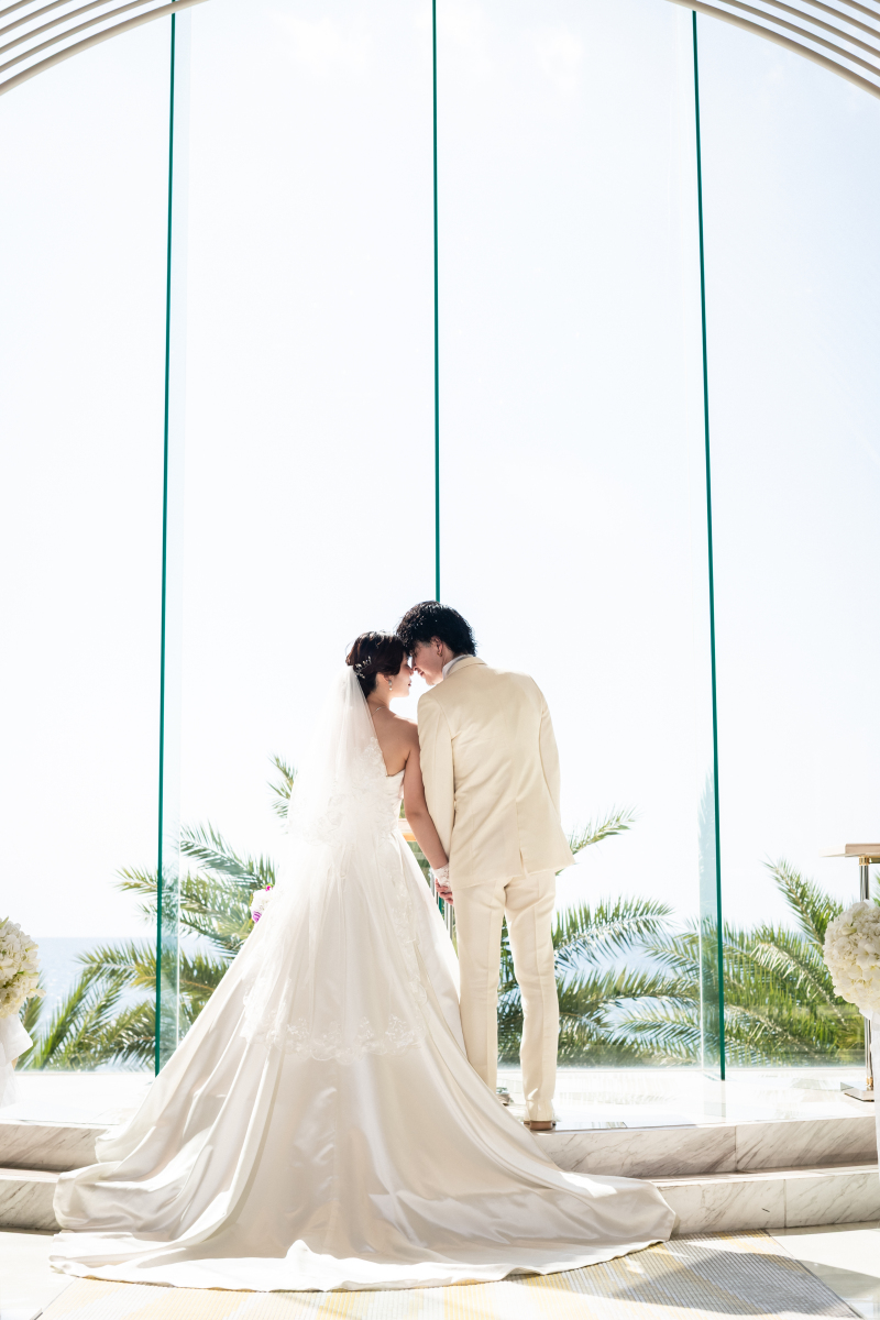 2人のシルエットが言葉にできないほどロマンチック