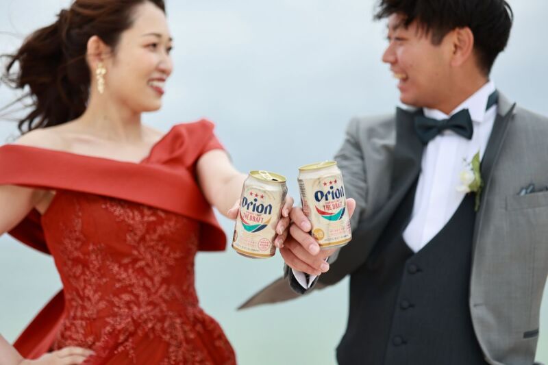 リラックスした笑顔が弾ける、至福の一杯