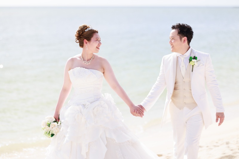 海辺を散歩しながらのショット☆