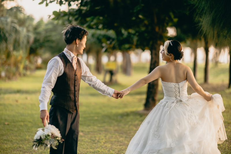 \私たち結婚しました/今にも踊りだしそうな躍動感