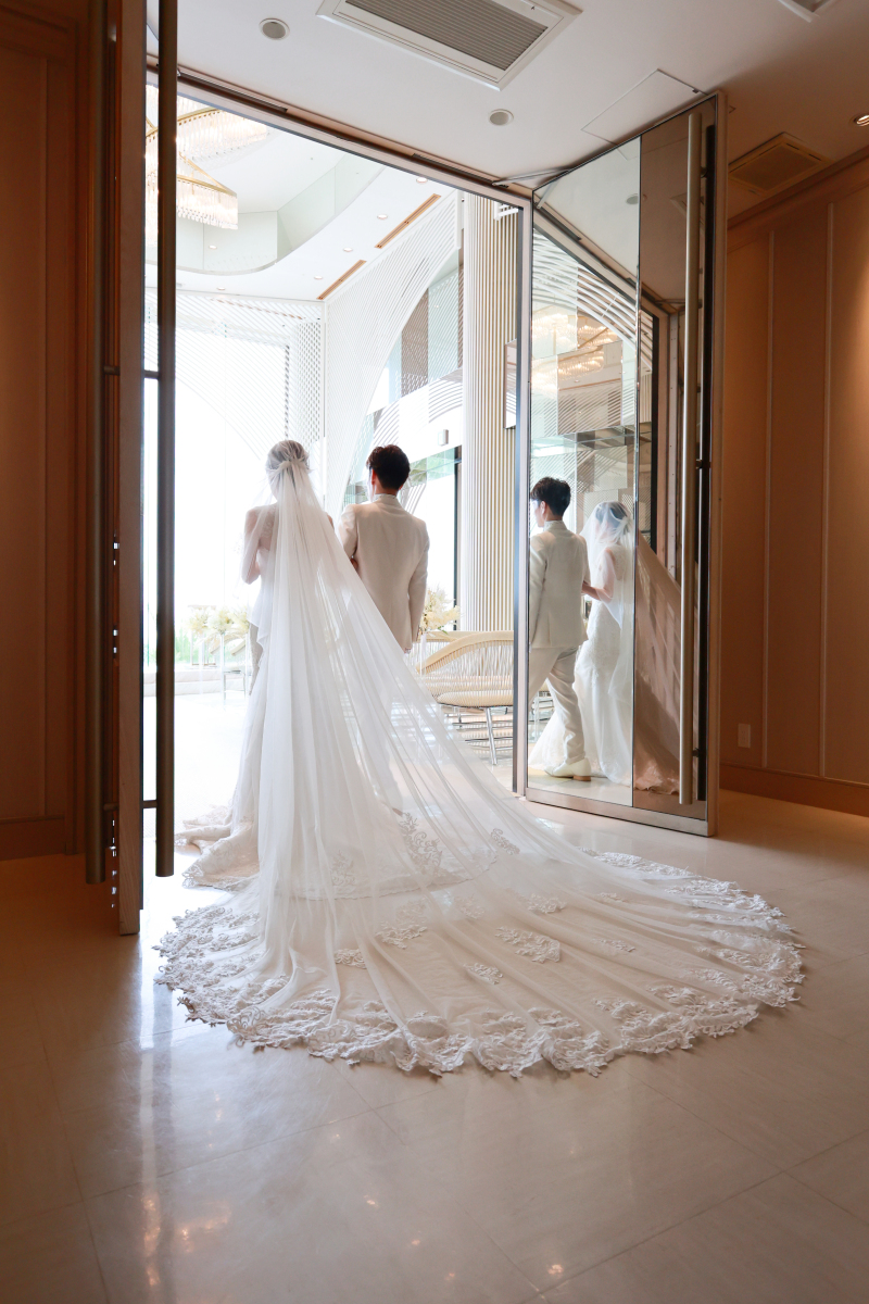 チャペルOPEN♡幸せをかみしめての ご入場です