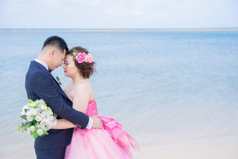 身を寄せ合って