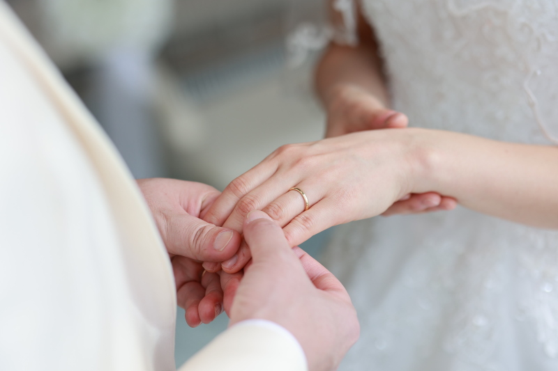 指輪交換♪静かな神秘的なチャペルで誓うとき☆彡