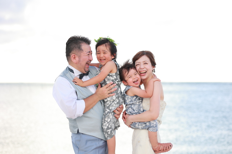 ラストはご家族4人で『幸せいっぱい♡』の記念写真