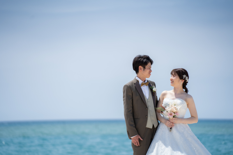 沖縄の青い海と青い空に包まれた特別な1日