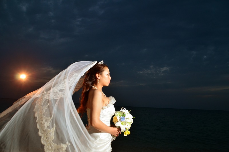 ベールをなびかせて