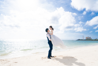 白ドレス×ビーチ