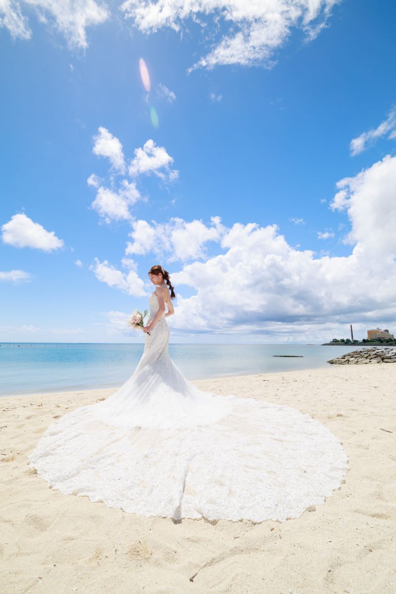 上品なドレスに包まれた美しい新婦様のソロショット