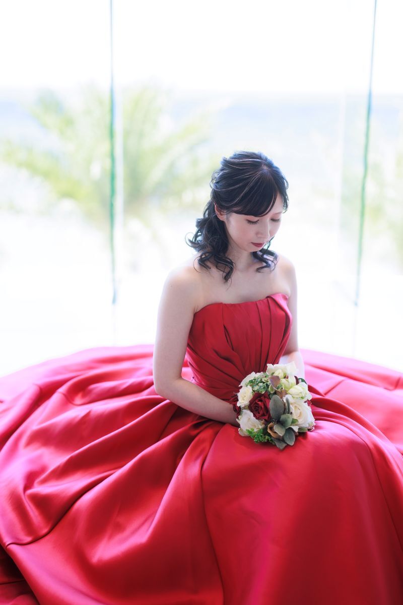 ハリ感のあるドレスが花嫁様の美しさを際立たせます