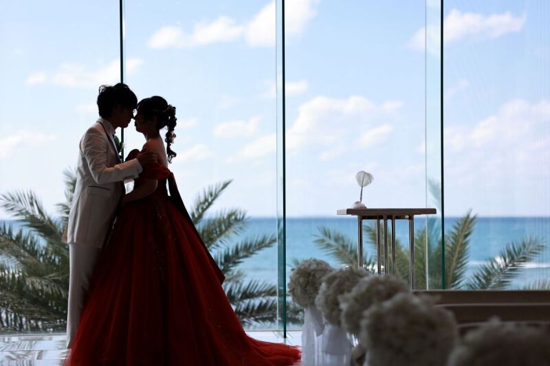 光と影が奏でる、ふたりのシルエット