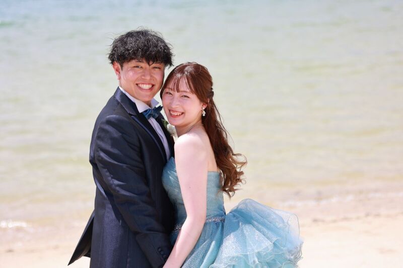 ＼私たち結婚しました♡／幸せいっぱい寄り添う２人