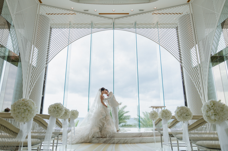 2人のシルエットが言葉にできないほどロマンチック