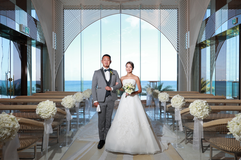 祭壇の向こうに広がる青い海と空☆彡