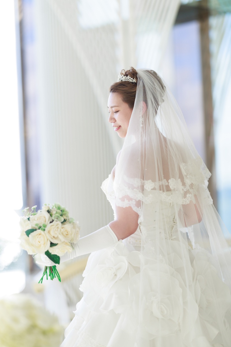 ウェディングドレスのソロショット♡