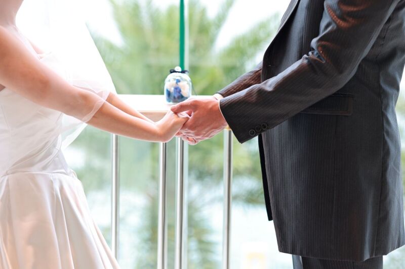 祭壇では手を取り合って、指輪交換の直前シーン★*