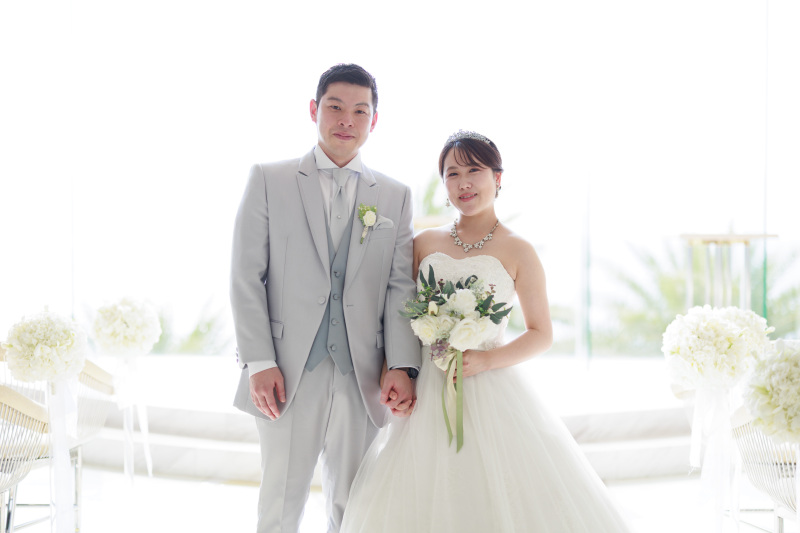 優しい自然光に包まれて、おふたりの幸せオーラ全開