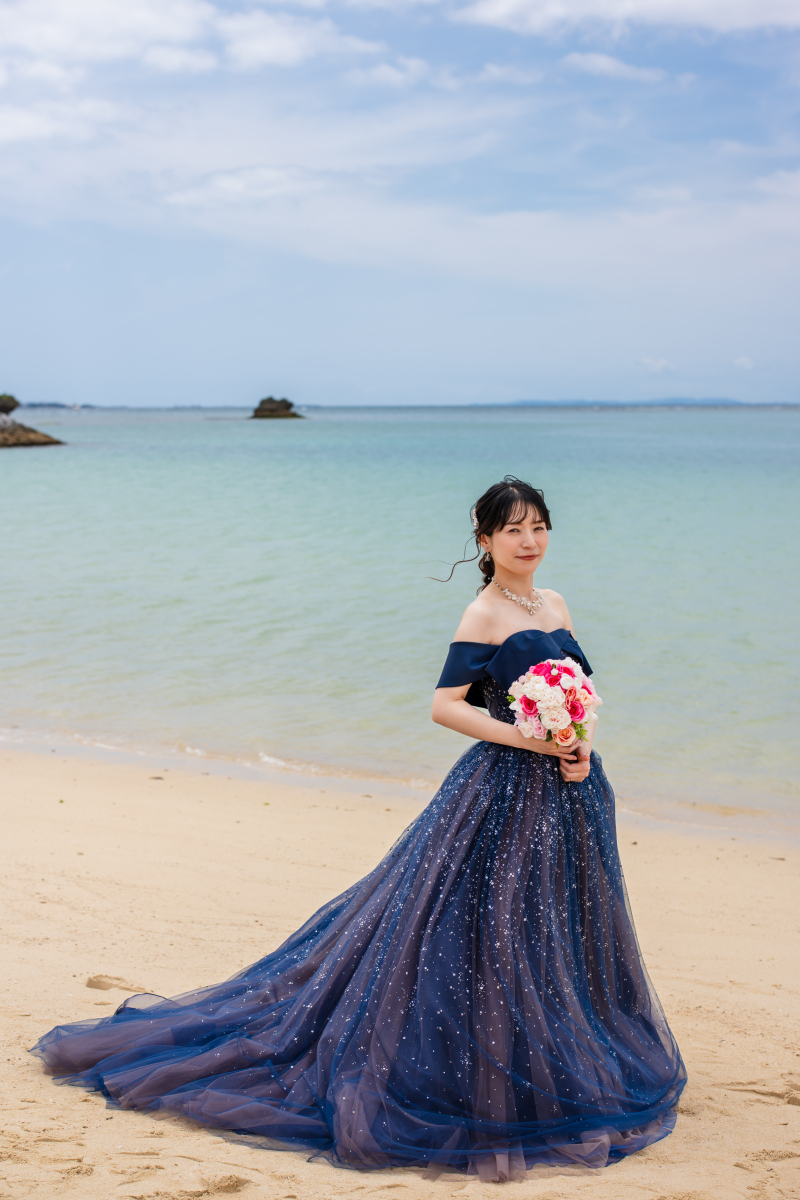 上品なドレスに包まれた美しい新婦様のソロショット