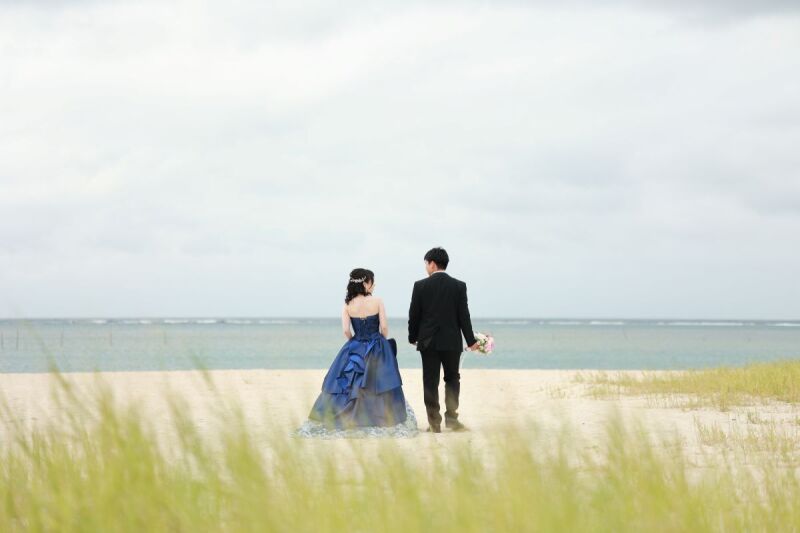 ビーチ撮影へ♪おふたりの素敵なシルエットショット