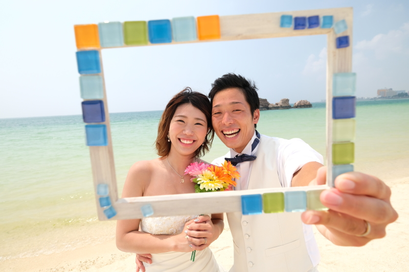 フレーム越しに