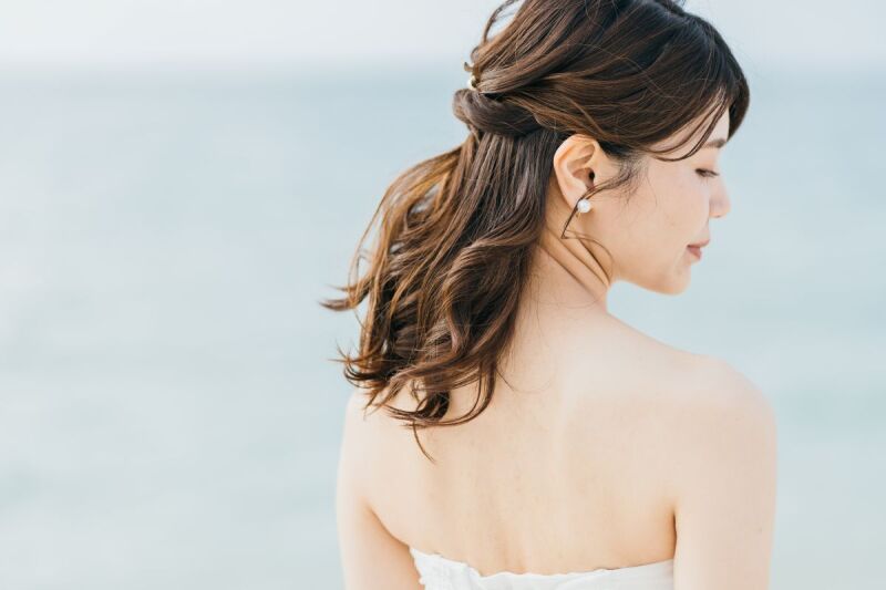 風に舞うドレスと想い