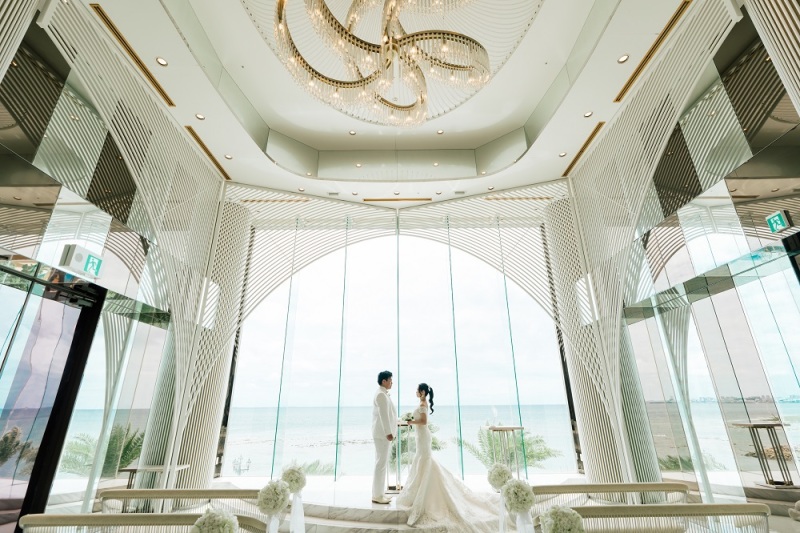 海が一望できるチャペル