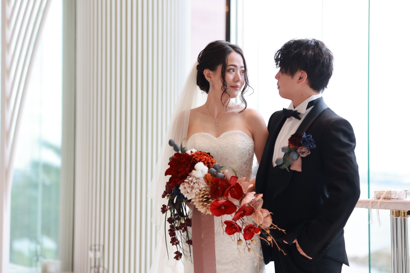 優しい自然光に包まれて、おふたりの幸せオーラ全開