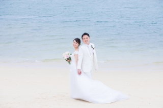 白ドレス×ビーチ＆白ドレス×チャペル