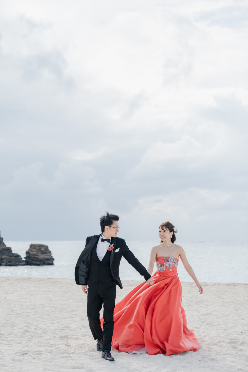 波打ち際を手を繋いで歩く、ただそれだけでいい♡♡