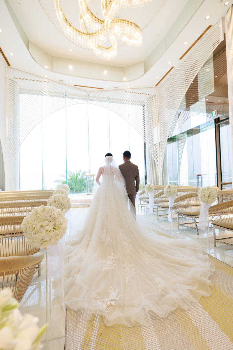 神秘的な雰囲気にちょっぴり緊張したお二人が印象的