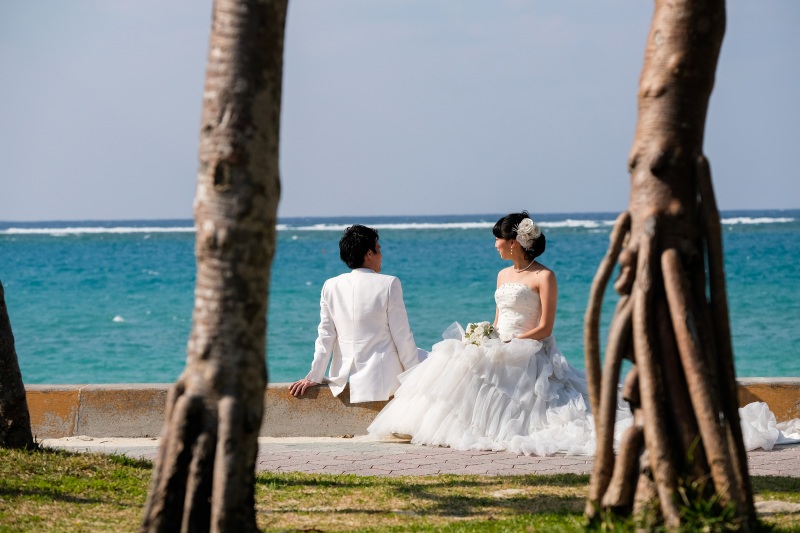 沖縄の木々に囲まれて