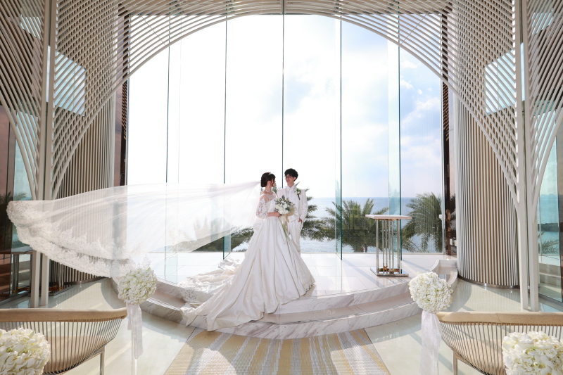 フォトジェニックで優雅なベールのなびかせショット