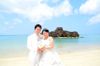 沖縄らしさ溢れるフォトウェディング